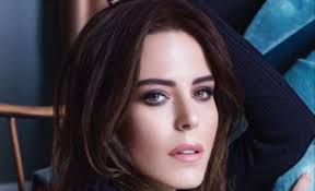 Born in şişli, istanbul, simge decided to pursue a career in music and with her. Simge Sagin Kimdir Simge Sagin Kimdir Kimdir