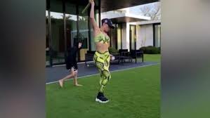 See 4 authoritative translations of cuarentena in english with example sentences, phrases and audio pronunciations. A Rod Y J Lo Juegan Beisbol Durante La Cuarentena Cnn Video