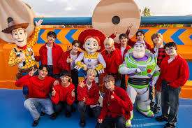 Cast and their families had a front row seat to magical celebrity  performances and a delightful display of good cheer during a merry  #DisneyCastLife moment as part of Disney Parks Magical Christmas