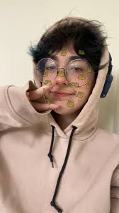 Androgynous name suggestions? I already use my birth name because it's  unisex, but I really want an alternative for online spaces, especially to  help me detach from my agab. All suggestions much