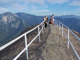 Moro Rock Breathtaking Views Of Ca Worth It Even If You Re Afraid Of Heights Like Me Places To Travel Moro Rock Travel Dreams