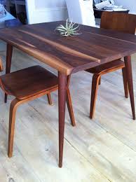 Table Inspiration So You Know How To Usem Them In Your Mid Century Modern Home Www Essentialho Midcentury Modern Dining Table Walnut Dining Table Walnut Table