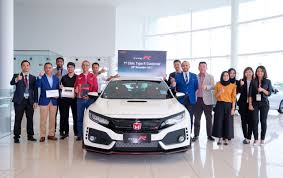 Sự an toàn của người lái luôn là mối quan tâm hàng đầu của honda. Pemilik Pertama Honda Civic Type R Terima Kunci Prebiu Com
