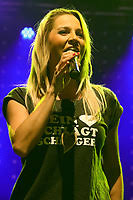 Melissa naschenweng tabs, chords, guitar, bass, ukulele chords, power tabs and guitar pro tabs including a wahnsinn mit dir, braungebrannte haut, dein herz verliert, difigiano, i steh auf. Melissa Naschenweng Images Ervin Monn