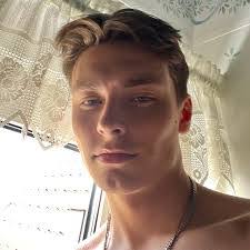 Eddie Strand's Instagram, Twitter & Facebook