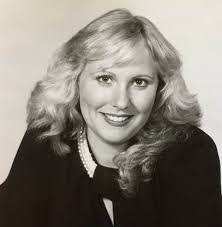 Lori Pelham's Instagram, Twitter & Facebook