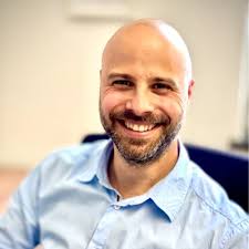 Die Arbeitsbelastung der pädagogischen Fachkräfte in Kitas hat durch den  zunehmenden Fachkräftemangel und die wachsenden Anforderungen im Rahmen der  Coronapandemie stark zugenommen. Das Kitapersonal…