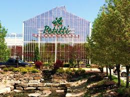From Paradeofgardens Com And Their Photos Of Petitti S Garden Centers In Ohio Garden Center Unique Gardens Garden Lovers