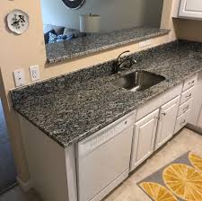 Sensa graphite grey by cosentino graphite grey compliments ebonized wood, nickel ﬁnishes, gray lacquer and glass for a transitional material that plays well in all design dialects. White Napoli Granite Countertop Slabs For Sale In Memphis Tn Pro Stone Countertops