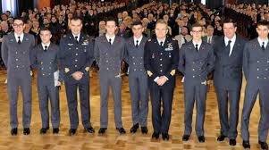 Shop designer items by aeronautica militare online. Bartolotti Di Micoperi Apre La Cerimonia Dello Spadino Alla Scuola Militare Douhet Di Firenze Ravennanotizie It