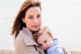 Dar, în același timp, gheața poate crea niște opere de artă nemaipomenit de frumoase. Imagine GratuitÄ Femeie Copil Fericit Oamenii Fericirea Mama Atractiv Portret