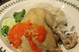 Hidangan yang kerap ditemukan di jakarta dan dijual oleh para keturunan arab yang bermukim di indonesia. Nasi Ayam Hainan Azie Kitchen