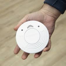 The ultralife 10 year smoke detector battery is the only 9v battery warranted to last 10 years. Alecto Sa 110 Smoke Detector With 10 Year Battery Hush Alectohome