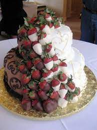 12 Creative Wedding Cake Ideas For The Bride And Groom Strawberry Wedding Cakes Traditional Wedding Cakes Chocolate Wedding Cake