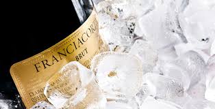 Hochwertige flaschengärung, der sekt franciacorta: Wirtschaftliche Beobachtungsstelle Franciacorta