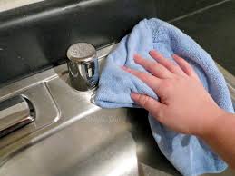 cleaning stainless steel sinks