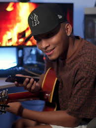 Serenata Emotiva a Distancia: Reacción conmovedora de una ex novia