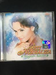 Di sana apakah ertinya syawal tangisan dan rintihan tiada henti alangkah hibanya di aidilfitri. Siti Nurhaliza Anugerah Aidilfitri Music Media Cd S Dvd S Other Media On Carousell