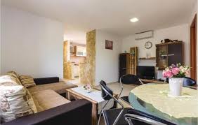 I den lille by orbanici, på en dejlig og indhegnet grund ligger disse to ferielejligheder. Apartment Orbanici Orbanici In Orbanici Kroatien 10 Bewertungen Preise Planet Of Hotels