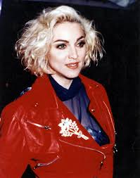 See more ideas about dark eyebrows, blonde hair, hair. Why Blonde Hair And Dark Eyebrows Are The Perfect Pairing Vogue