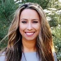 Tara Berger's Instagram, Twitter & Facebook