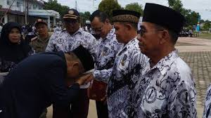 Untuk guru dalam artikel contoh dan penggunaan yang berjudul: Doa Memohon Ampun Guru Dan Mendapat Berkah Ilmu Bermanfaat Kata Mutiara Hari Guru 25 November 2019 Halaman All Tribun Jogja
