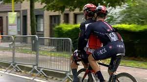 Caleb ewan's name is on everyone's lips as one of the next great australian cycling stars. Heartwarming Scenes Caleb Ewan Hitches A Lift On Michal Kwiatkowski S Handlebars Eurosport