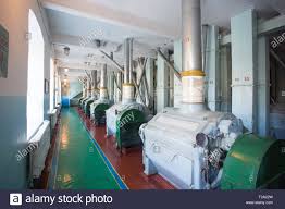 Machine Industrielle De Transformation Du Ble A Une Ancienne Usine De Production De Farine Temps Sovietique Separe Le Grain De Ble De La Peau Theme De L Industrie Et De L Agric Photo Stock