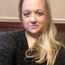 🐝🕷 A spider catches a wasp in its web and rips it apart in this wild  moment caught