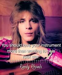 Bonjour à tous, je vous propose le bass/guitar d'un groupe dont je suis fan  KASSAV' 🔥🔥🔥 le titre s'intitule Ayen Pa mol. Pour tous les rageux qui me  diront que mon cover