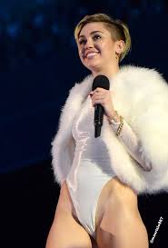 Résultat de recherche d'images pour "miley cyrus"
