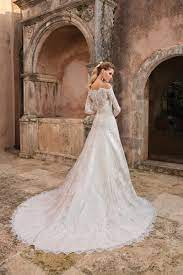 Duchesse prinzessin brautkleid carmen ausschnitt vintage spitze www.chicgirl.de der trend der vintage brautkleider boho chic oder zarte spitze hochzeitshero.de Brautkleid Mit Spitze Langarm Und Carmen Ausschnitt Von Justin Alexander Modell 88055 Heiraten Mit Braut De