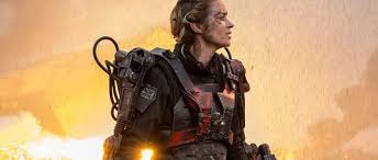 A soldier fighting aliens gets to relive the same day over and over again. Edge Of Tomorrow 2 Kommt Das Sequel Noch Emily Blunt Redet Klartext Blairwitch De