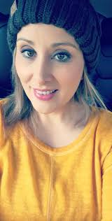 Last year, look at like behind OMG was brutal don't miss it , customer  bought the champagne 🩷😘