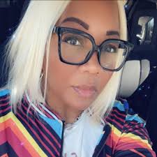 Today is my 61st birthday. Happy birthday to ME🎉🎂🎈🍸💃🏽