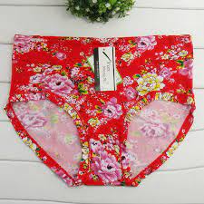 Femme en gros plan appliquant une crème hydratante à la main sur une peau lisse et parfaite de paumes. Vieilles Femmes Grande Sous Vetements Plus La Taille De Soie Boyshort Femmes Breve Haute Taille Sous Vetements Culotte Dame Stretch Lingerie Chaude Sexy Ntimate Aliexpress