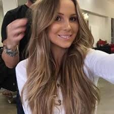 Blond nisipiu o culoare deschisa de par iti face ochii si mai inchisi. NuanÈe De Blond Inchis Pe Care Trebuie SÄ Le Incerci In 2021 Stemir