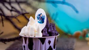 Disneyland's halloween snack game is strong. The Best Disneyland Halloween Food And Oogie Boogie Bash Treats