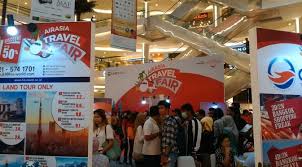 Cara dapat tiket pesawat murah, di video kali ini saya memberikan tips untuk dapat tiket pesawat murah, dengan cara yang sering. Tiket Pesawat Setengah Harga Kejar Di Airasia Travel Fair 2017 Lifestyle Liputan6 Com
