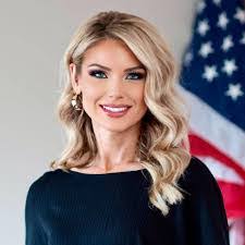 Douglas Bogle's Instagram, Twitter & Facebook