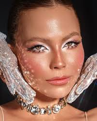 Sparkling silver mood 🤍 Photo and retouch @retouch_ap Make up and hair  @olya_romanova_mua Muse @strowrest Using @retouchingpanels @retouch4.me  #retoucher #retouch #photoediting #beautyvideo #beautyretouch #highend  #dodgeandburn #dnb #retouching ...