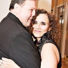 Leslie Baylor's Instagram, Twitter & Facebook