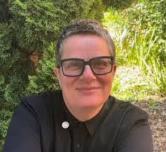 Thomas Frommer's Instagram, Twitter & Facebook