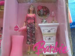 2006 Barbie Fashion Fever Super Glam Bedroom With Doll Play Set Playset Furniture Bed Dresser Bureau Laundry Hamper B Glam Bedroom Barbie Barbie Fashion