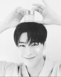 난 변함이 없어 하하, 그 사진을 찍을 당시 나는 9살이었다,어떤 추억."🌠🩷 나의 6월 #abigailyang #yangdojin  #starheart #아비가일량 #양도진 #스타하트