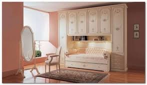 Tantissime camere complete moderne anche in pronta consegna. Camere Da Letto A Ponte Classiche