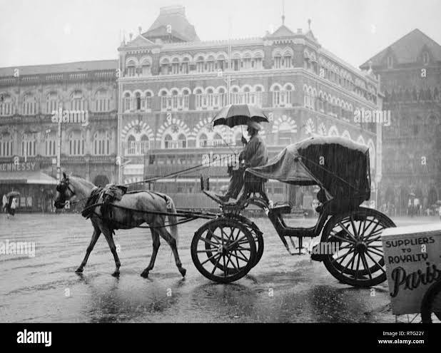 asia, india, bombay, horse-drawn carriage during the monsoon season, 1951 Stock Photo - Alamy