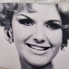 Whoopi Goldberg's Interaction with Fans