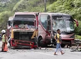 Kutarik tangan mbak sum untuk menemaniku mandi. 7 Termasuk 2 Anggota Polis Cedera Bas Dirempuh Treler Carigold Forum