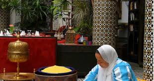Couscous Is The Traditional Meal On Friday Afternoon Chaque Maison Algerienne Doit Preparer Le Couscous Le Vendredi Qu I Morocco Couscous Moroccan Inspiration